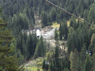 Und hiervon weiß wohl noch nicht jeder: die Rodelbahn wird unter die Waldabfahrt in einen Tunnel verlegt!