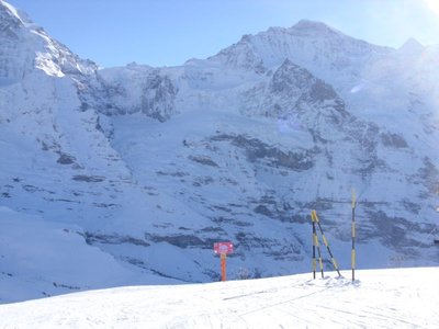 massive Felswand.jpg