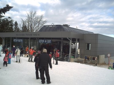 Der Bergstation vom neuem Gondellift