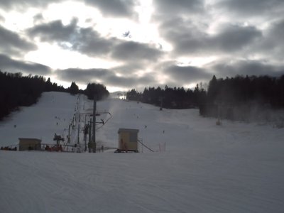 Danach ging es zum Pisker, die beste Abfahrt von Pohorje meine Meinung nach. Ok die schwartze 7 und 8 waren gesperrt (kein Schnee), die werde ich ein nächstes mal hoffentlich fahren. Hier die obere Teil.