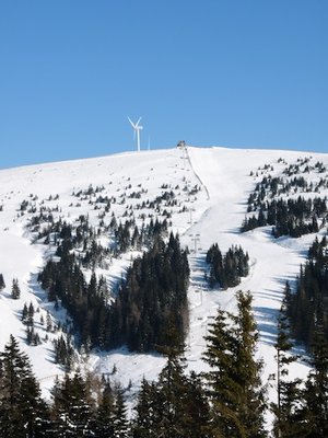 Die Strecke der neuen Bahn mit der direkten Piste rechts vom 6er Lachtal aus