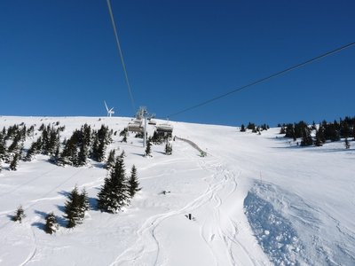 In der neuen Bahn mit der neuen Piste rechts