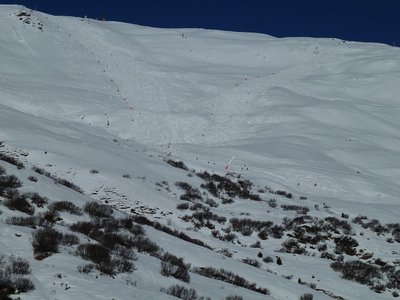 Direttissima und Schönjochabfahrt West. Sahen später am Nachmittag ganz schön bucklig aus - nicht gefahren.