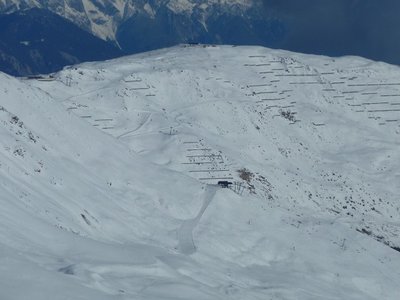 Zoom Schönjoch- und Schöngamp-Bergstation, vorne Sattel- und Königsleithebahn