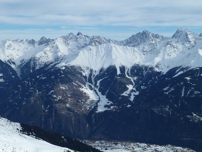 Zoom über das Tal zum "Nachbarn" Fendels. Mal sehen, was sich dort in den nächsten Jahren tut...