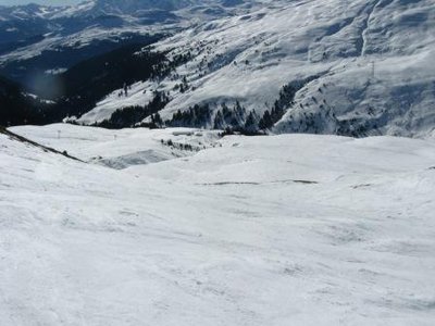 Piste Ruschein, offiziel geöffnet, aber keine Pistenkennzeichnung, geschweige denn Präparation. Der Gast soll selber schauen...