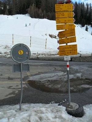 ein riesen tamtam um die "i dislike züri"-sticker, und hier der einzige in freier wildbahn den ich kenne!