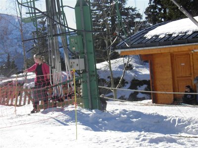 Talstation des Anfängerlifts in Arselle; Das Liftpersonal hat den Anfängern immer geholfen *top*