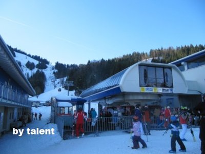Imbergbahn am Morgen. ca. 5 min Wartezeit
