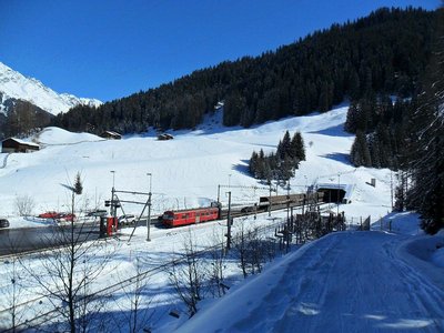 nordportal selfranga des 19 km langen vereinatunnels, von der talabfahrt schöni aus betrachtet