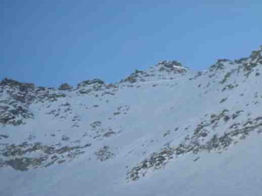 links vom Gipfel ist der Einstieg Blick vom SL Pez Ault; viele HM zu laufen