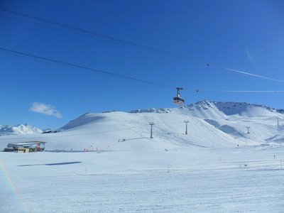 und die volle kabine der parallelanlage