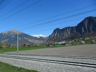 vom churer rheintal aus erinnern längst nicht mehr alle berge an den winter