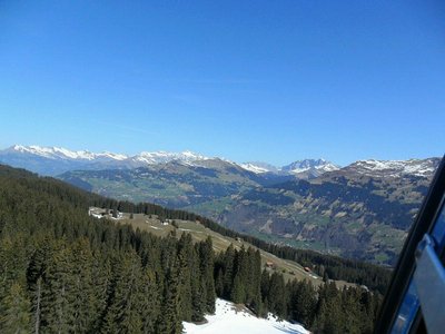das sichtbare stück der geschlossenen gauder-piste wurde immer wieder von spaziergängern in skiausrüstung heimgesucht