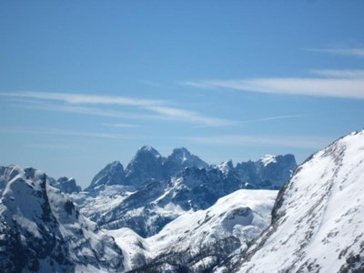 Angekommen im Padon-Pass, Zoom zum Monte Agner, hat mit 1800Hm eine der höchsten Wände in den ostalpen