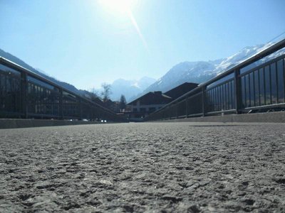 gehört im forum ja zum guten ton, so ein froschperspektivenbild mit der pistenpräparierung. hier die talabfahrt nach klosters.