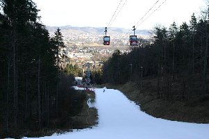 Fehlentscheidung des Tages: anstatt über die FIS - Abfahrt zur DSB Radvanje nahm ich für die erste Talabfahrt lieber die Familienabfahrt zurück zur Gondel - und in die Menschentraube.