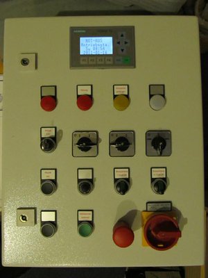 Display und Steuerung mal provisorisch eingeschaltet.