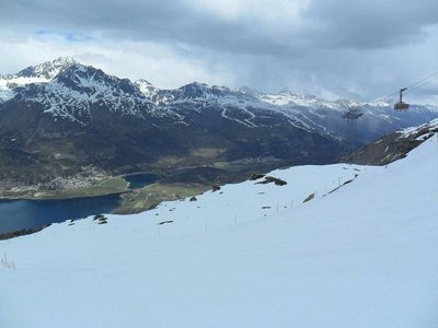 corvatschbahn 1. sektion mit corviglia im hintergrund