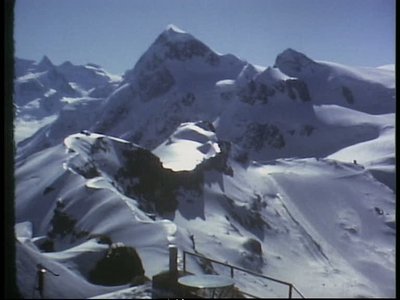 auf der Dachterasse der Furggen-Bergstation: KMH-Bahn ganz neu, vorne der damals noch existente Bontadini-Gletscher. Furggsattel, inkl. SL-Bergstation