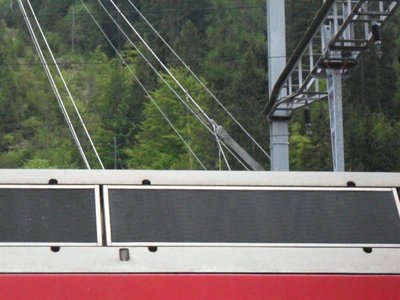 herumgefummel am gotschnabahn-tragseil. wird wohl ein paar meter nach unten verschoben.