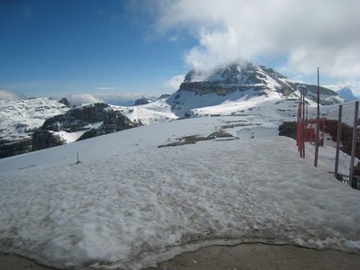 Boespitze, die Querung zum Mittagstal verläuft im Schatten unter dem mächtigen Felsriegel