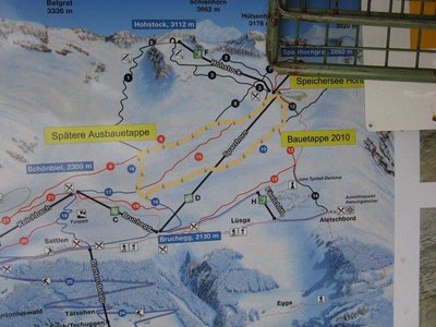 Hinter einigem Gerümpel entdeckte ich dann noch diese Tafel.