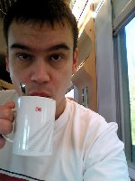 Erst mal ein Kaffee im Zug!