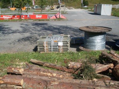 Die ersten Teile der Leitner Bahn liegen auch schon herum