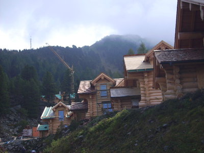 Direkt neben der Piste