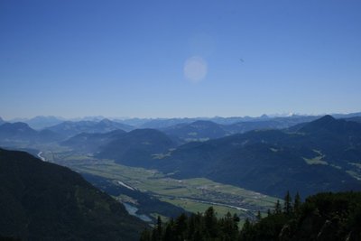 Wunderschöne Aussicht von der Bergstation aus. Reger Wandererverkehr sorgte für einige Fahrgäste.