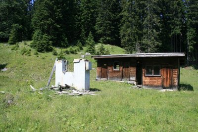 Weiter geht es zum Schlepplift. Außer den Resten der Talstation war im unteren Teil nichts mehr vorhanden. Oben war ich nicht unterwegs.