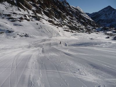 Blaue Nr. 25 frisch angelegt und hier noch ohne Markierung, später wurde diese ergänzt.<br />Ober sehr schön zu fahren, unten sehr sehr eisig!