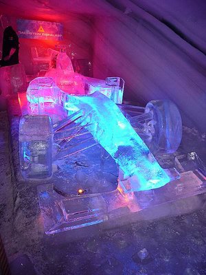 Abschließend noch Bilder vom Eispalast: Der Red Bull von Sebastian Vettlel.