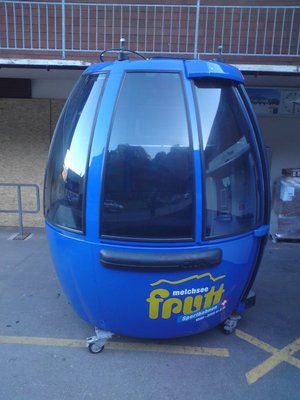 Demokabine neben der aktuellen Talstation.