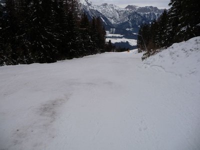 Schönfahrpiste etwas weiter unten! Auch hier fehlt noch Schnee