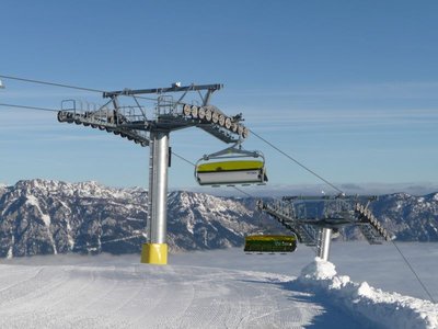 Mitterhaus 8er Sesselbahn könnte fast ein aktuelles Werbefoto von der Planai selbst sein