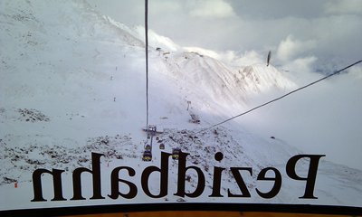 Vor dem Schneefall in der Pezidbahn - stark verblasen da oben.