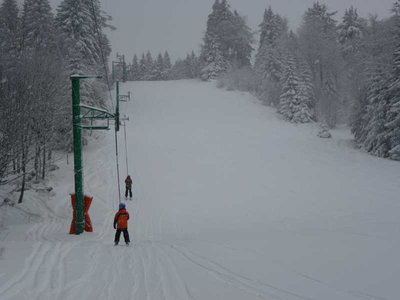 Im Combe-Lift mit der schwarzen Piste