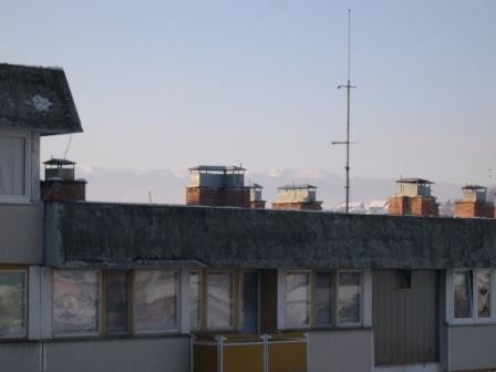 Blick am Morgen aus der Wohnung. Hinten grüßt Bjelasnica