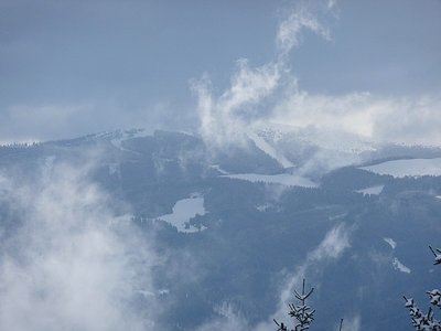 Das benachbarte Stuhleck ist in den Wolken.