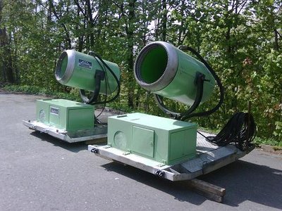 die hintere Maschine ist die Linde mit 2 Düsenkränzen und die vordere ist die Sufag, 3 DüKrä, der äußere zuschaltbar