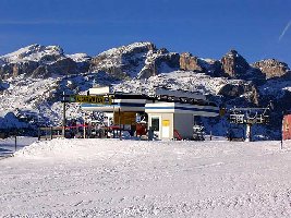 Oben angekommen laufen wir ca.5 Meter zur Ütia La Brancia. Diese Hütte wird die nächsten Tage die Anlaufstelle für das letzte Weizen des Tages sein. Also bei den Beschreibungen der nächsten Tage einfach noch ein Weizen zum Abschluss dazudenken!