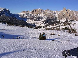 Vom Cherz über die DSB Masarei zur Pralongia. Von hier zum SL Pralongia 1 und über die 4KSB Arlara und die 4KSB Braia Fraida Richtung La Brancia.