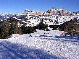 Von der Bergstation der 12EUB Boe über die Waldabfahrt zurück nach Corvara.