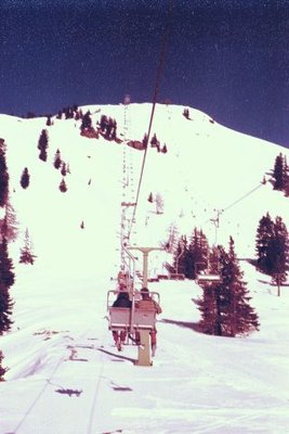 Obertauern1981 e mit Familie Makowetz DSB Grünwaldkopf neuer Doppelmayr rechts ESL Grünwaldkopf HÖLZL-LANA.jpg