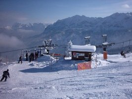 Mittelstation des Längenfelder 2SB. Wiederholungsfahrer können sich damit ein ziemlich
<br />langes Ziehwegstück sparen.