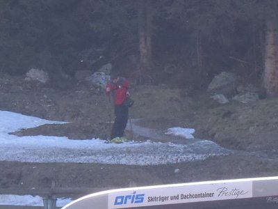 Ende der Waldabfahrt mit dem Berichterstatter.