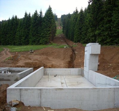 Talstation und Blick zur Strecke