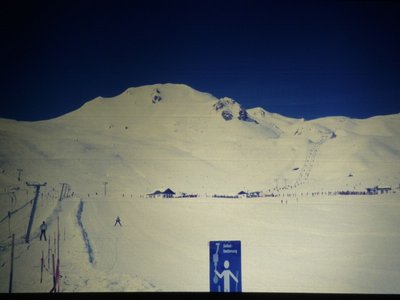 Die Alp Trida ist nur durch Schlepplifte erschlossen. Der Milolift im Vorergrund links steht heute noch als Einziger.